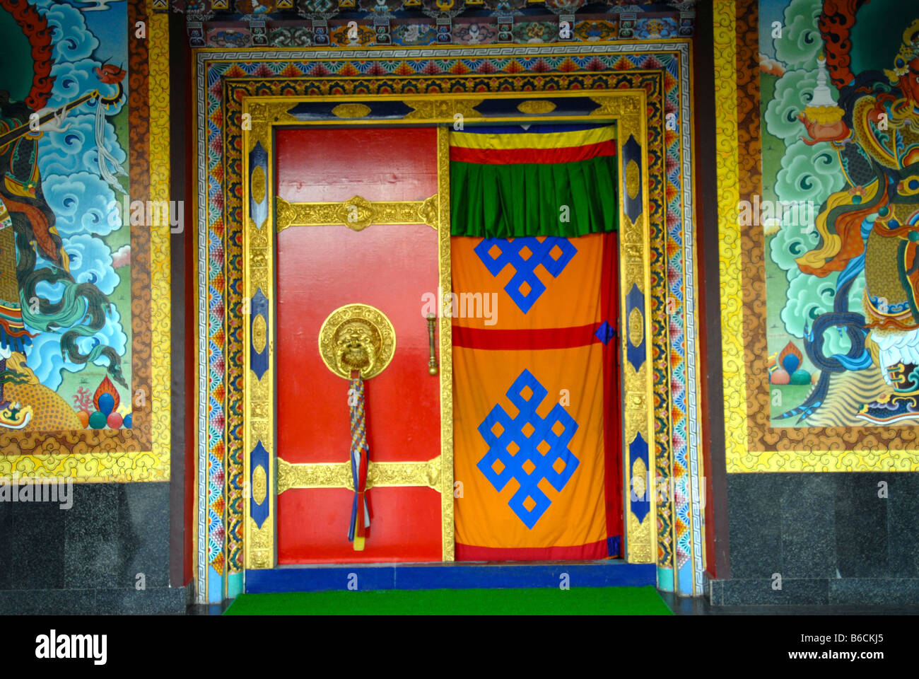 GOLDEN temple bouddhiste à BYLAKUPPE COORG KARNATAKA Banque D'Images