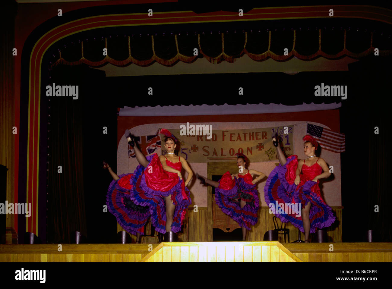 Cancan Danse - pouvez pouvez Girls dancing Diamond Tooth Gertie's Gambling Hall, Dawson City, Yukon Territory, Canada Banque D'Images