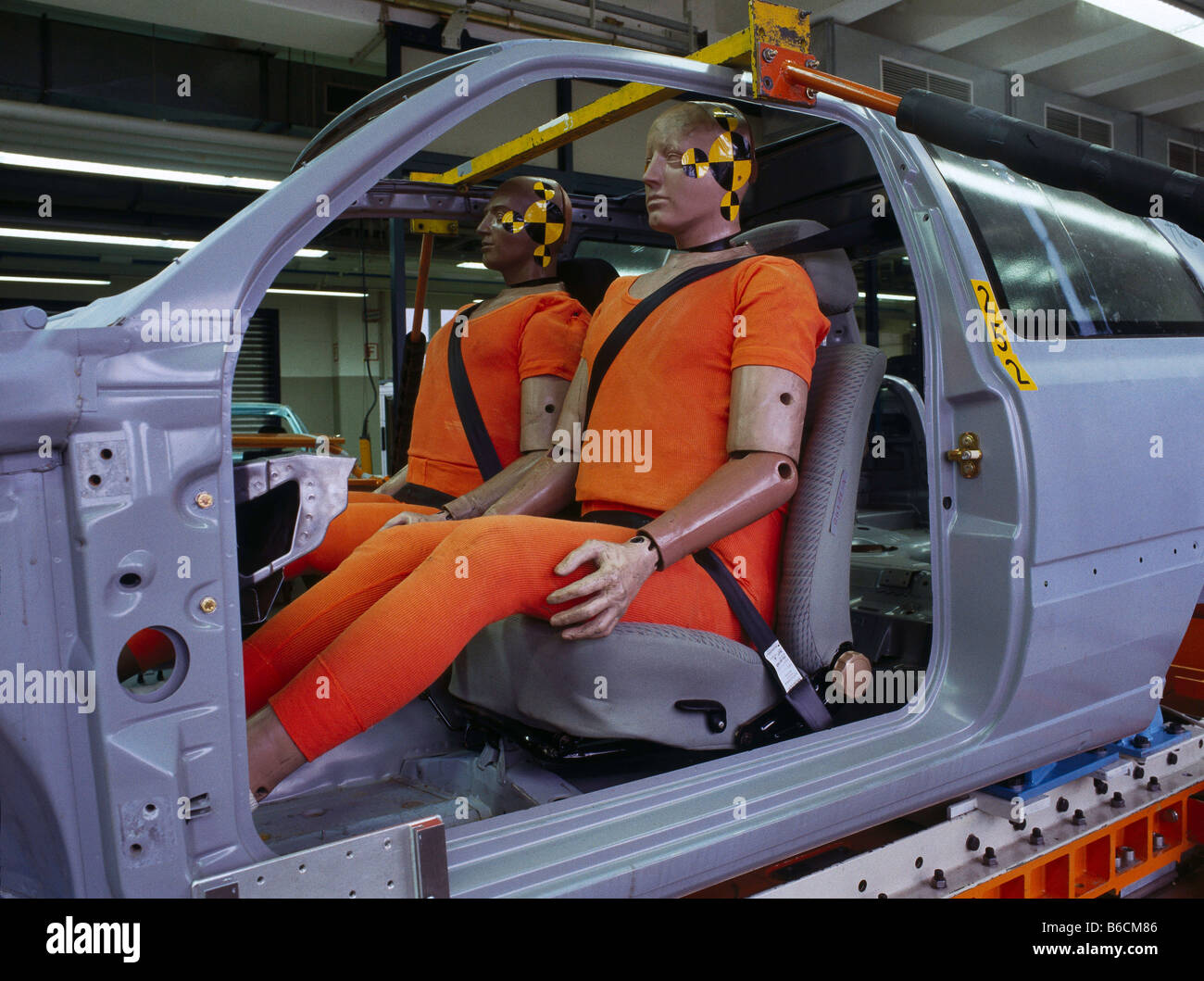 Portrait de mannequins en voiture pour crash test Banque D'Images