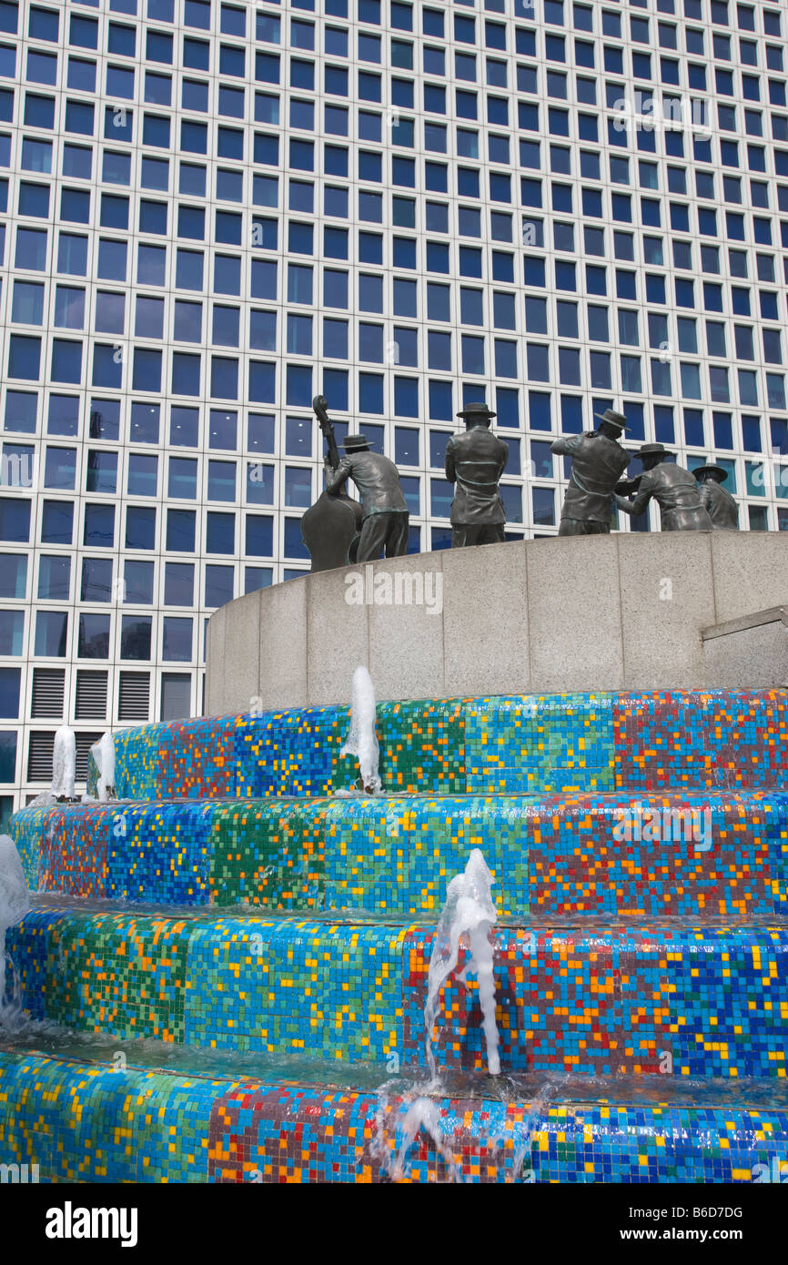 Les tours Azrieli Center FONTAINE TEL AVIV ISRAËL Banque D'Images