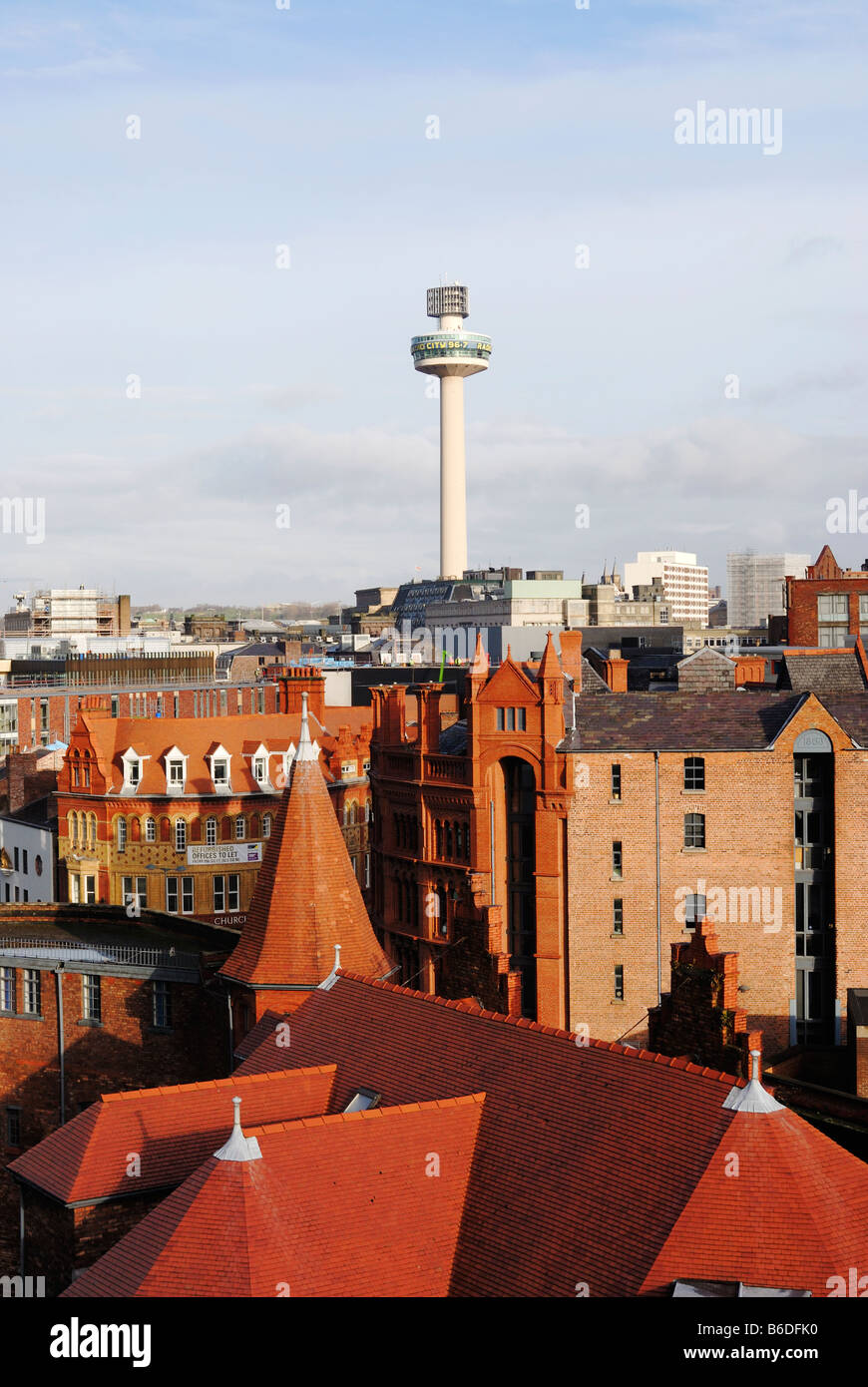 Saint John's Beacon, Radio City tower vue de niveau sur le toit près de Paradise Street à Liverpool. Banque D'Images