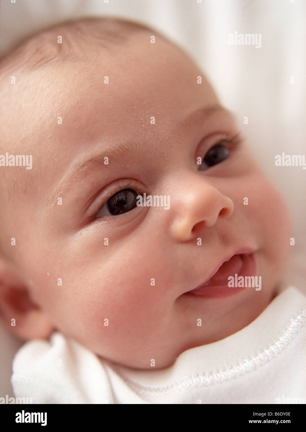 Happy Baby Girl Visage D Un Bebe De 12 Semaines Happy Girl Photo Stock Alamy