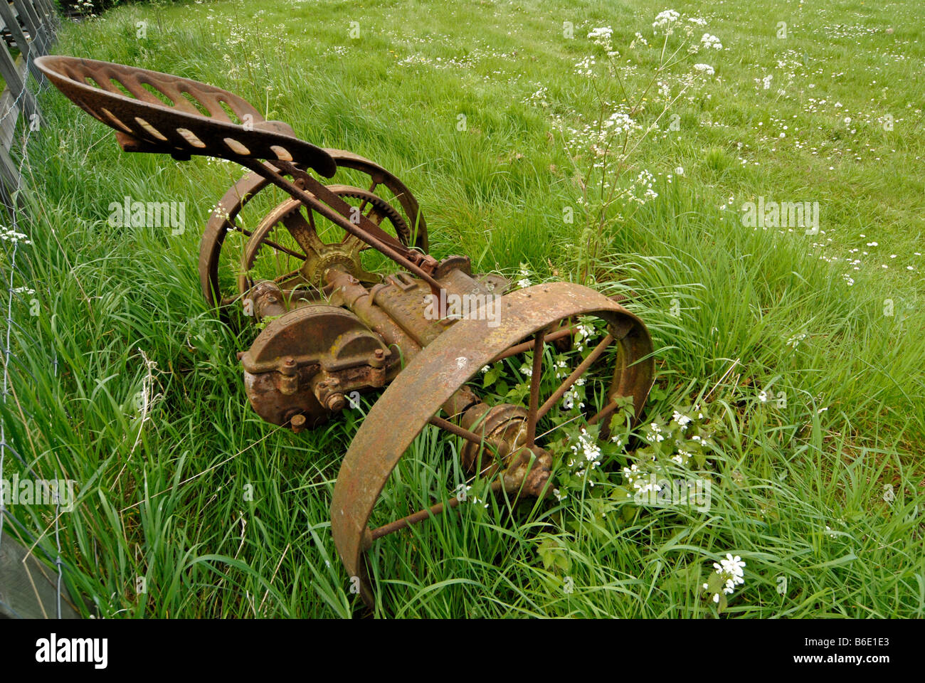 Ancienne MACHINE AGRICOLE Banque D'Images