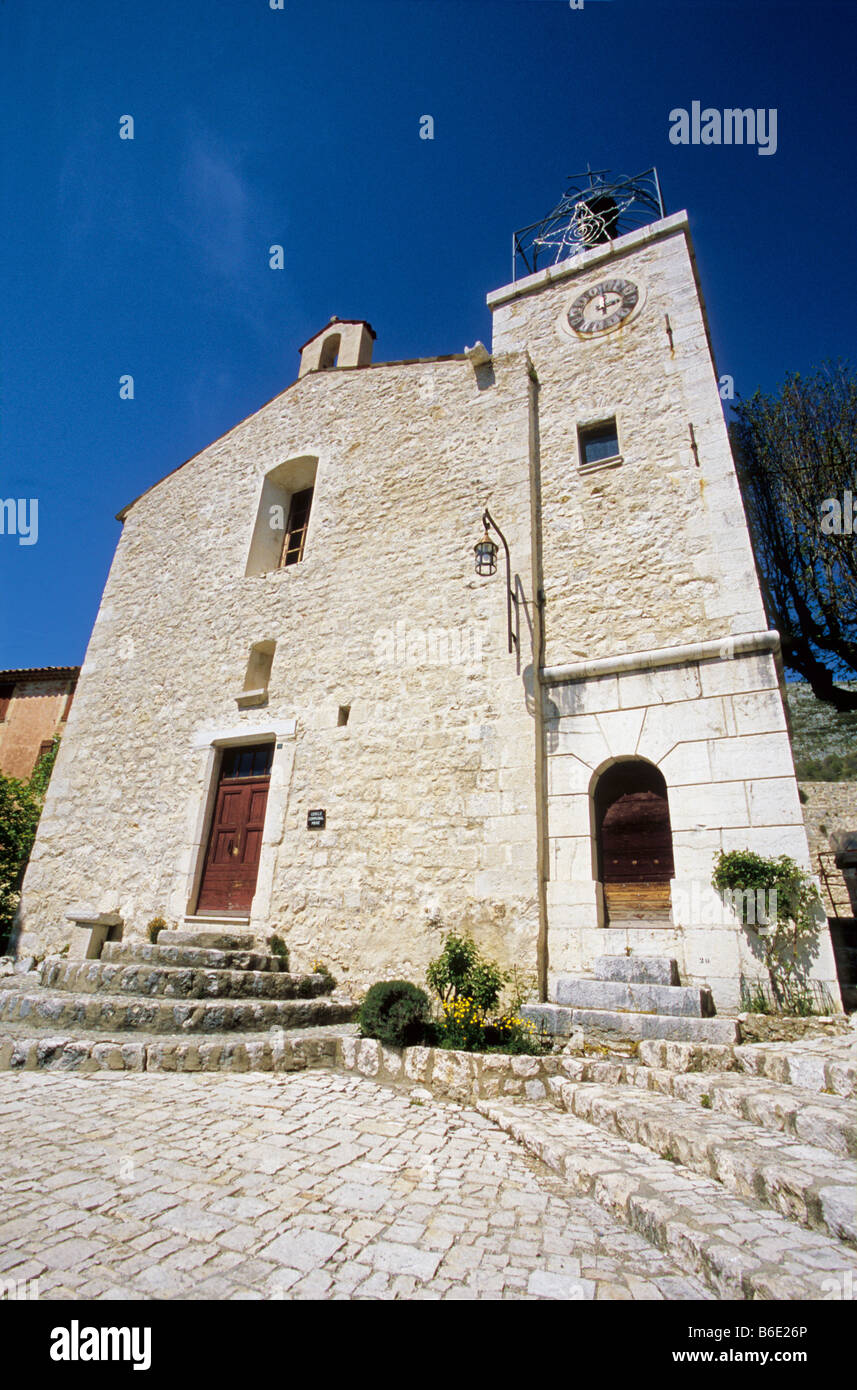 L'église médiévale du village de Coursegoules près de Vence Banque D'Images