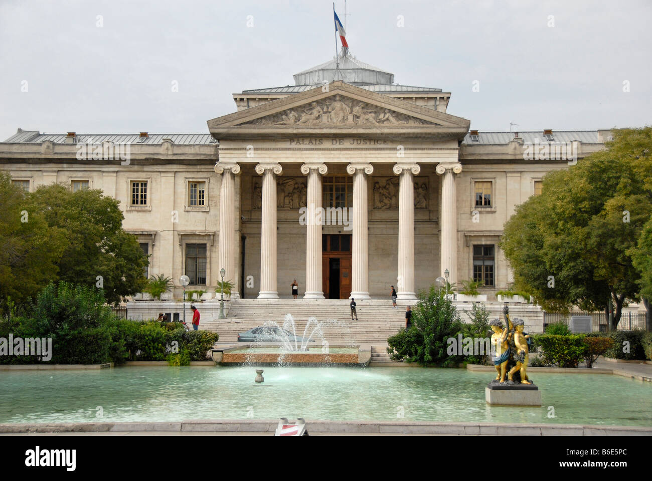 Le palais de justice et la fontaine, Marsaille, Provence, France, Europe Banque D'Images