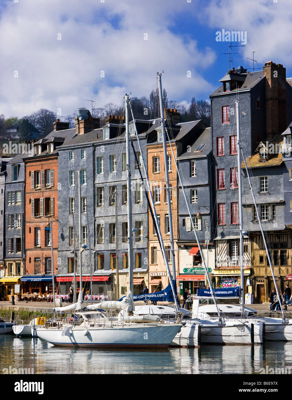 Le port de Honfleur, Normandie, France Banque D'Images