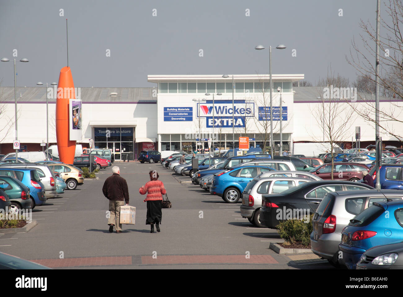 Retail Park près de Cambridge, Aylesbury, exploité par la jonction. Banque D'Images