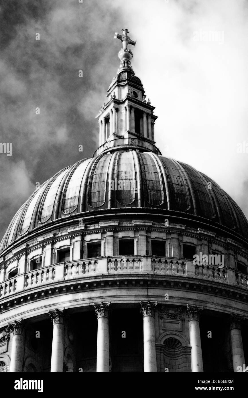 Image en noir et blanc de la Cathédrale St Paul à Londres, Royaume-Uni Banque D'Images