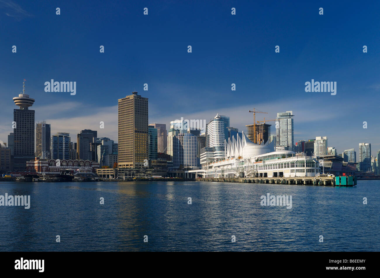 Canada Place et Vancouver Waterfront avec Harbour Centre et Seabus Terminal ferry de Burrard Inlet Banque D'Images