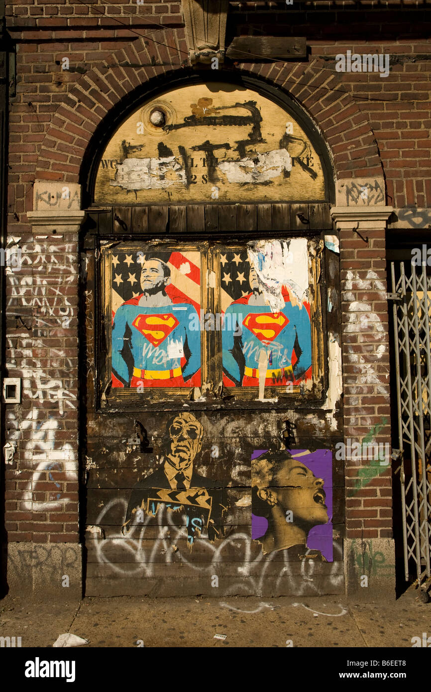 Barack Obama en tant que superman sur un mur dans l'East Village à New York Banque D'Images