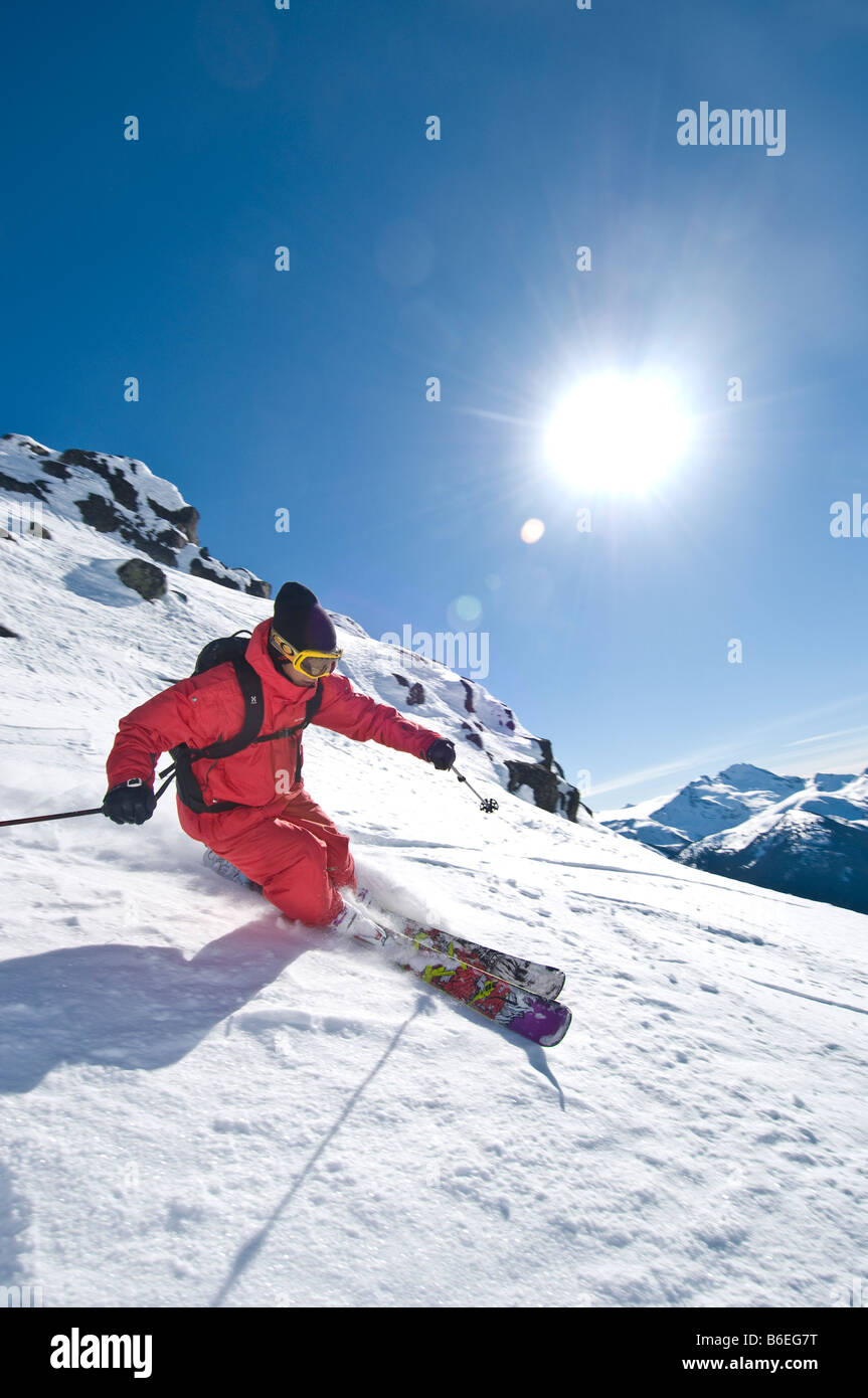 Sculpture d'un skieur tourner sur le mont Whistler, BC, Canada Banque D'Images