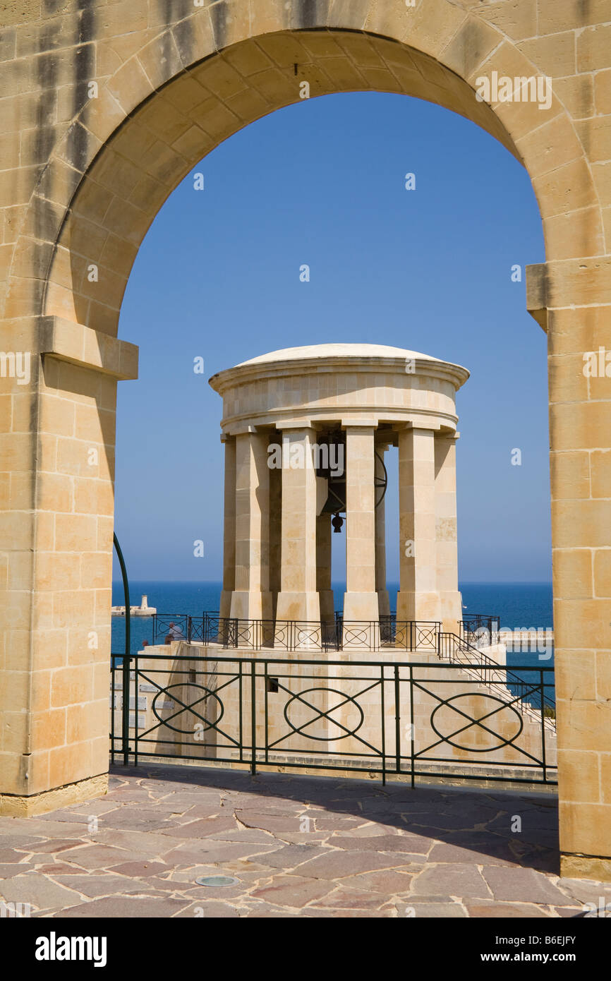 Bell siège monument, World War II Memorial, Barracca Gardens, La Valette, Malte Banque D'Images