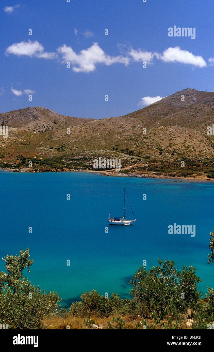 Lonely bay, dans le Nord de l'île de Leros, Grèce, Europe Banque D'Images