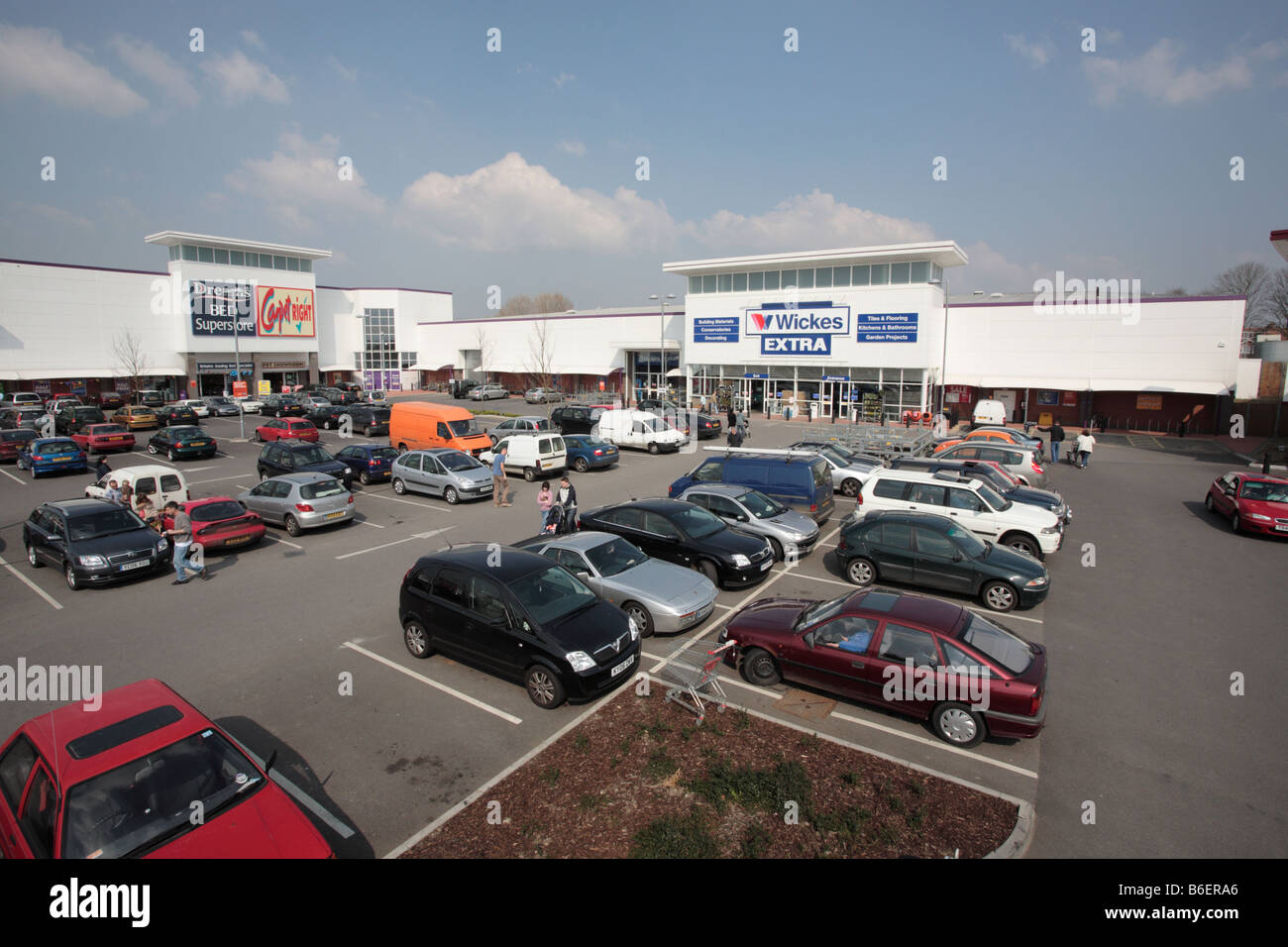 Wickes Extra, Cambridge Fermer Retail Park, Aylesbury Banque D'Images