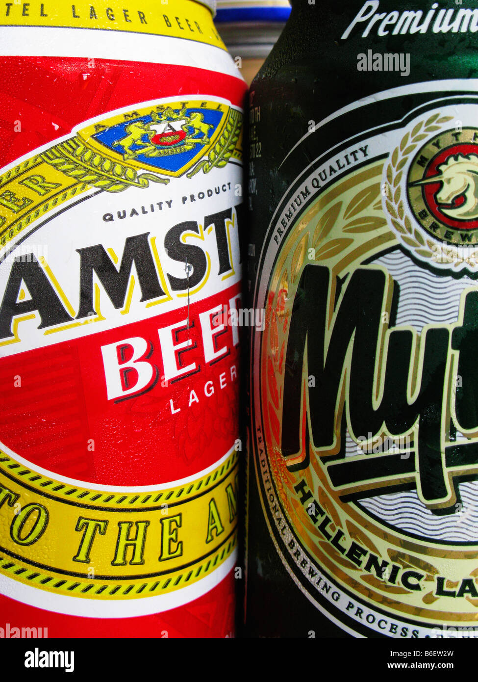 Les canettes de boissons grecs et Mythos Amstel Beer Banque D'Images