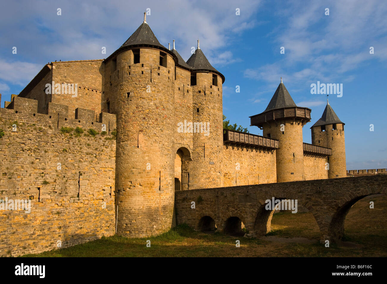 Narbonnaise Port, ville médiévale, Carcassonne, France, Europe, Languedoc-Roussillion Banque D'Images
