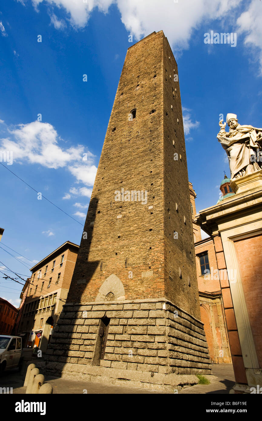 Torre Garisenda, tour Garisenda, Bologne, Émilie-Romagne, Italie, Europe Banque D'Images