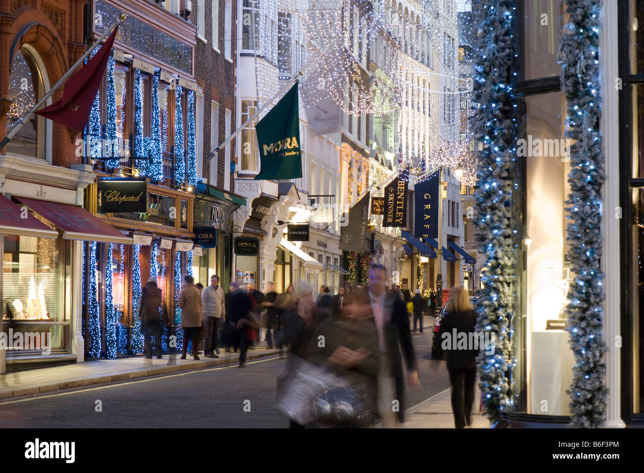 Boutiques de Bond Street à l'époque de Noël London United Kingdom Banque D'Images