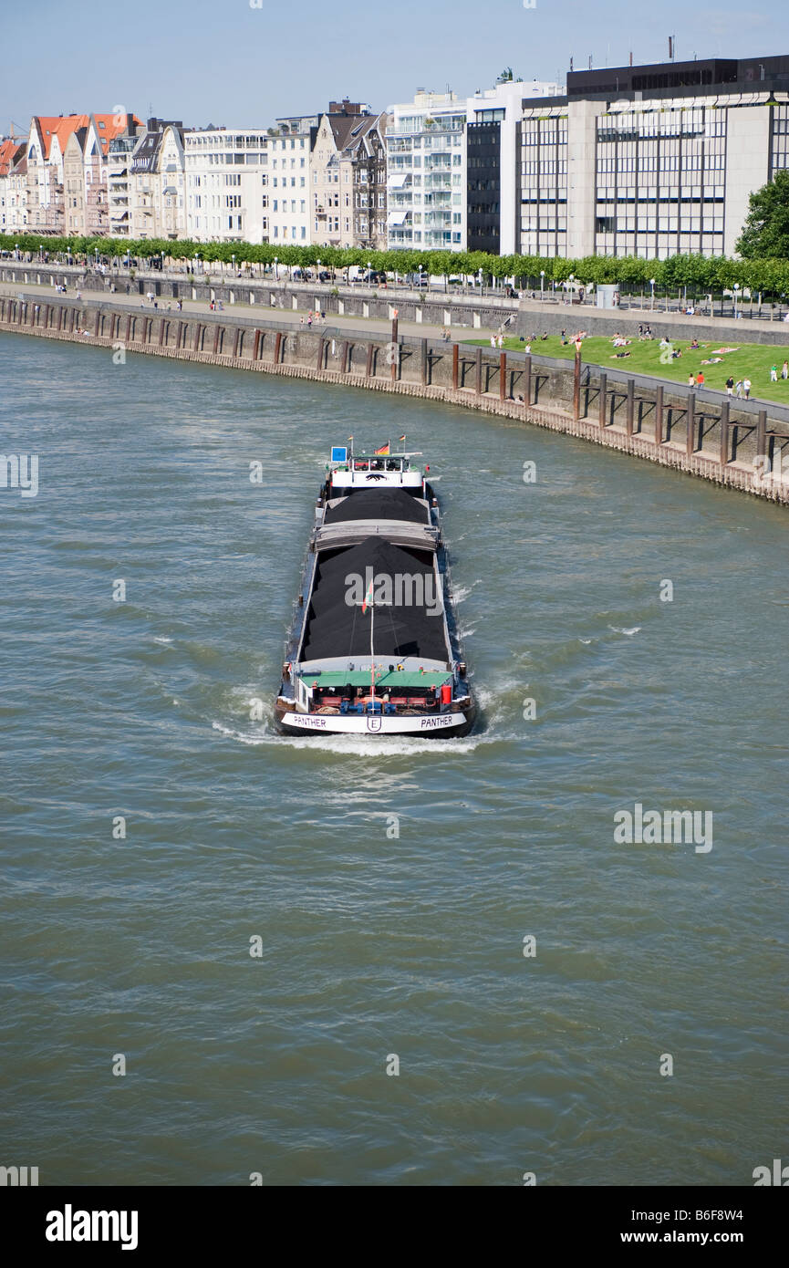 Bateau sur le Rhin, le Rhin en bateau Banque D'Images