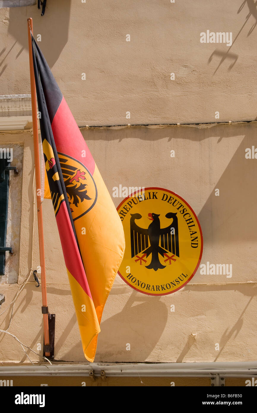 Signe, consul honoraire de la Bundes republik Deutschland et le drapeau allemand Banque D'Images