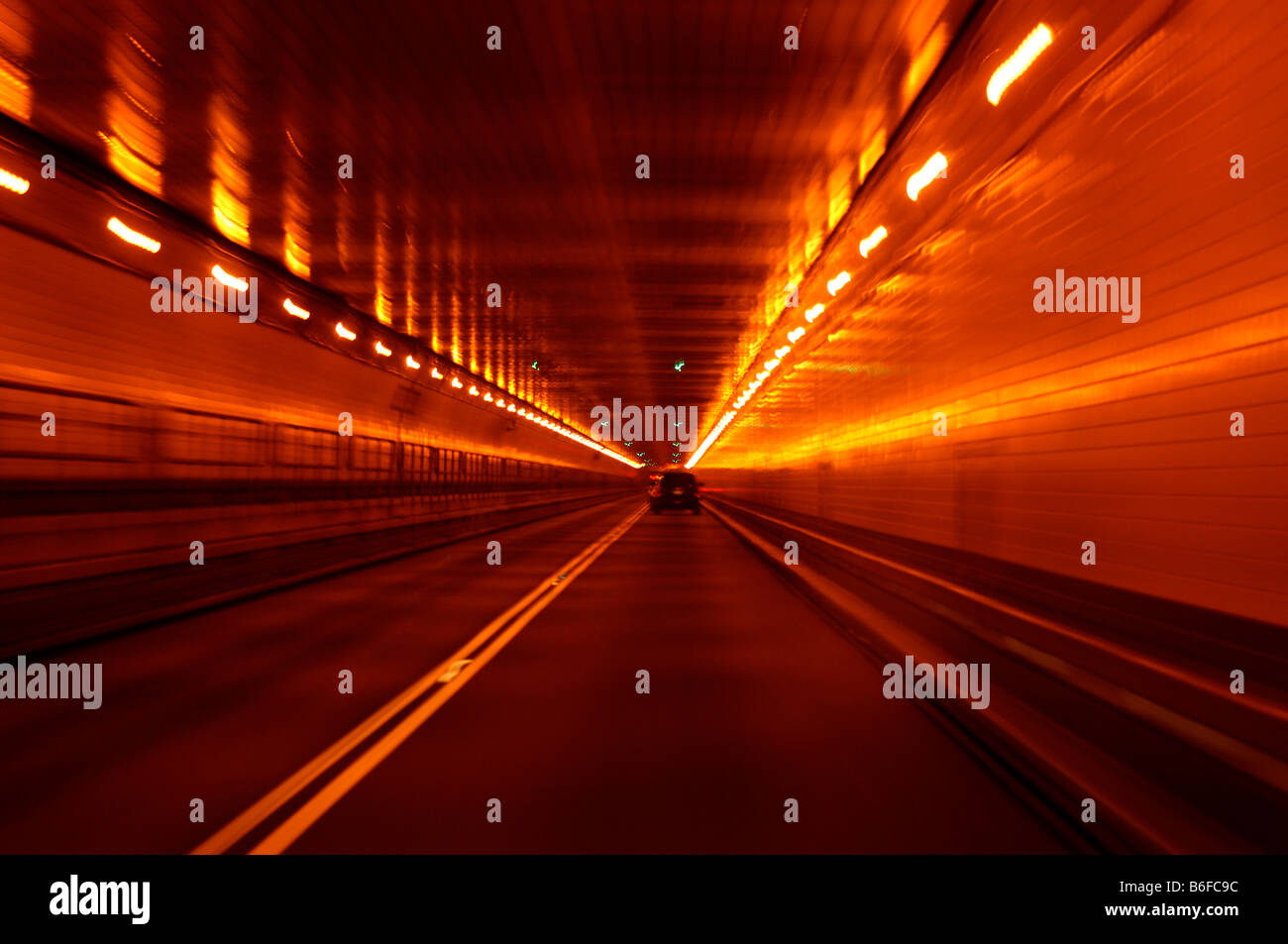 Lumières dans le tunnel Lincoln, New York City, NY, USA Banque D'Images