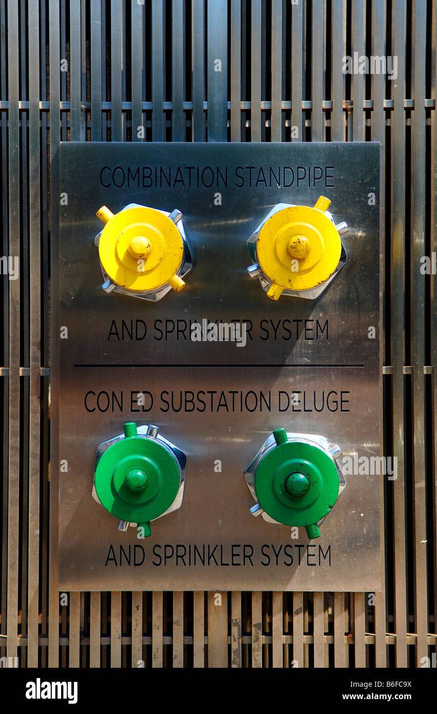 Système de gicleurs d'un gratte-ciel, New York City, USA Banque D'Images