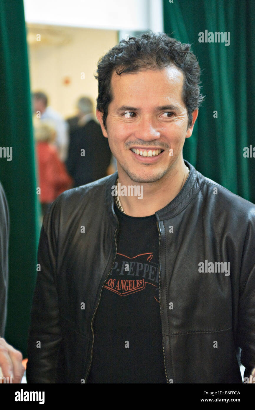 L'acteur John Leguizamo durant la session d'accueil et avant première répétition de 2008 Broadway Revival of American Buffalo Banque D'Images