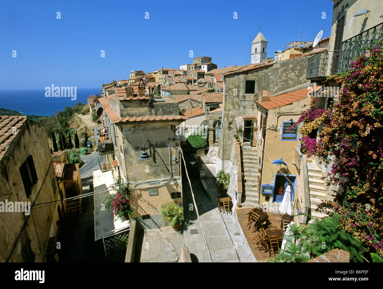 Ruelles dans le village de Capoliveri, l'île d'Elbe, province de Livourne, Toscane, Italie, Europe Banque D'Images