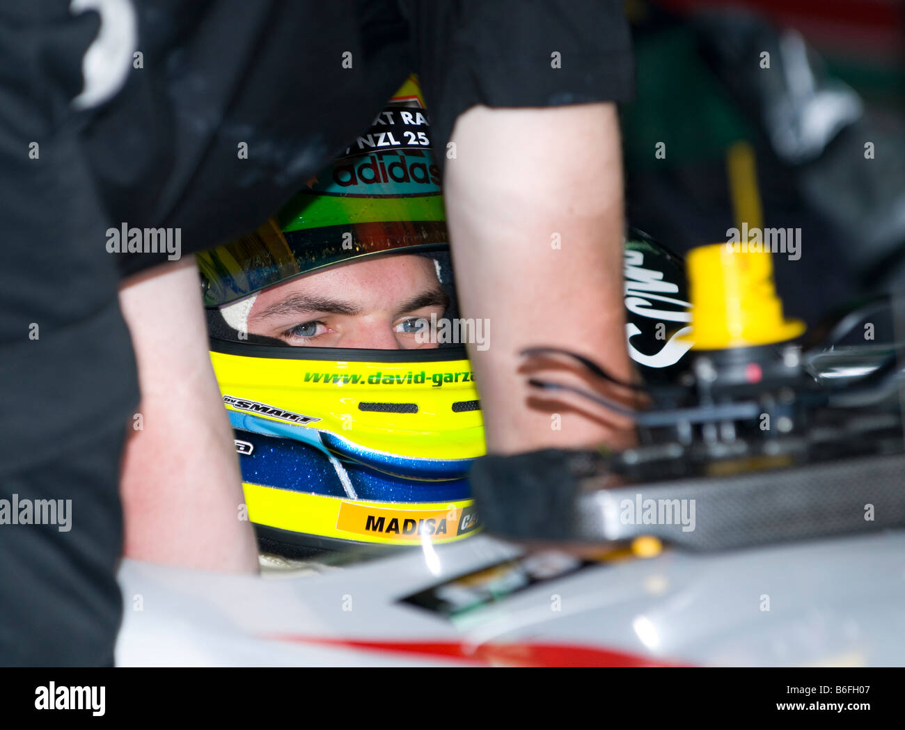A1 driver David Garza d'une équipe1 Le Mexique est assis dans le cockpit de sa voiture à l'A1GP World Cup of Motorsport à Sepang en Malaisie Banque D'Images