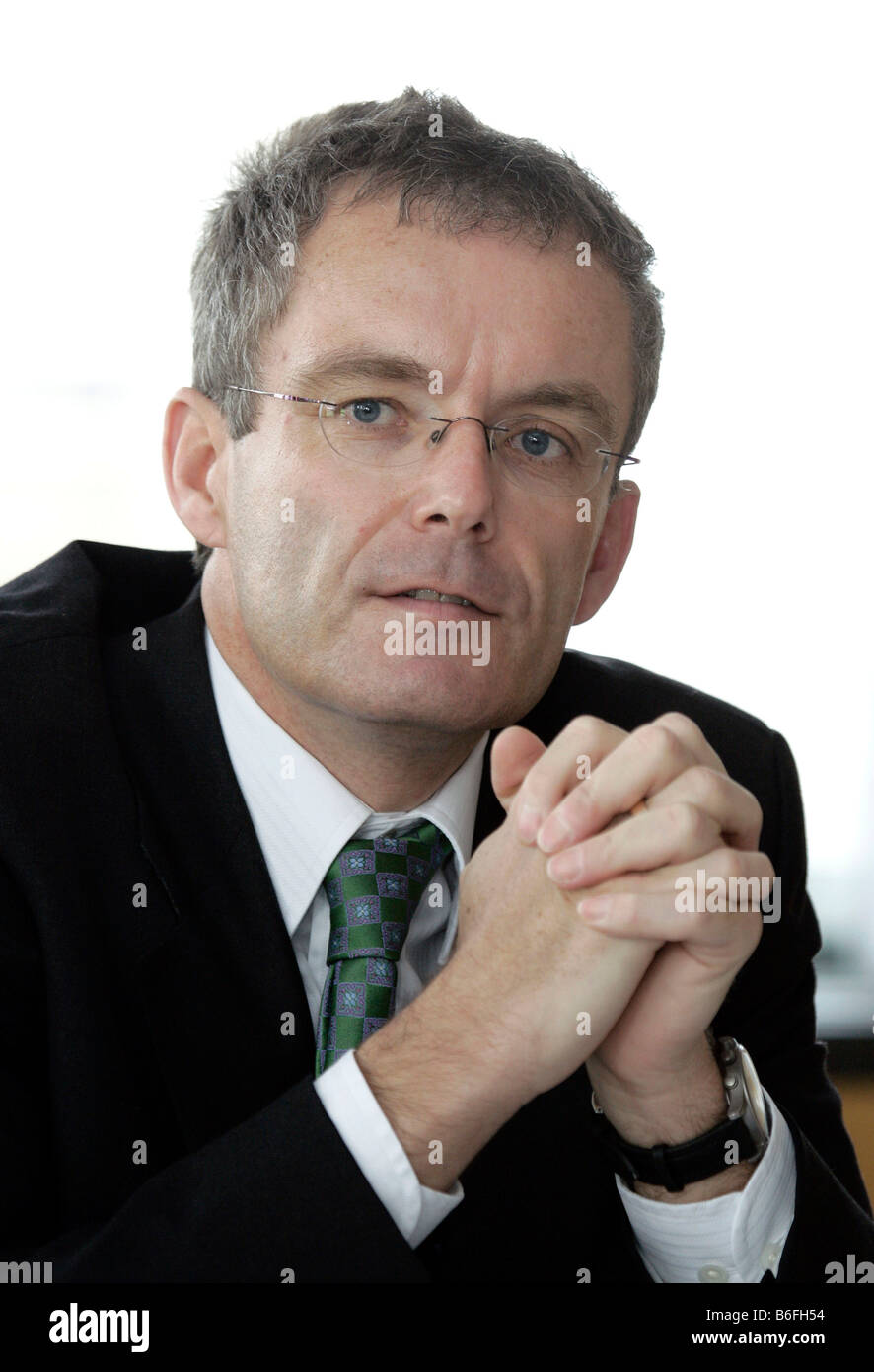 Bernd Scheifele, directeur de HeidelbergCement AG, au cours de la conférence de presse sur les états financiers le 17 mars Banque D'Images