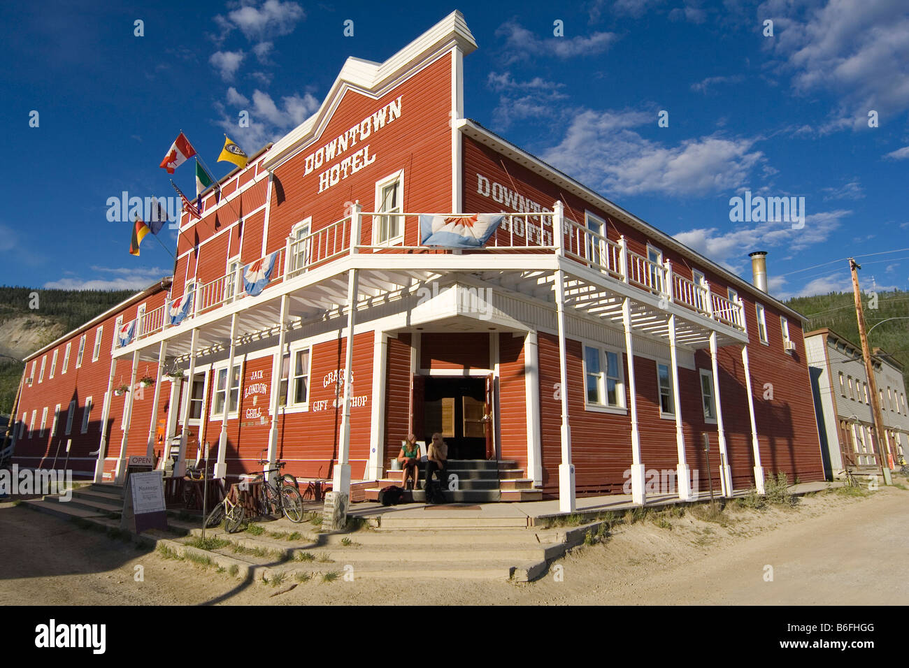 Célèbre hôtel du centre-ville, la ville de Dawson, Territoire du Yukon, Canada, Amérique du Nord Banque D'Images