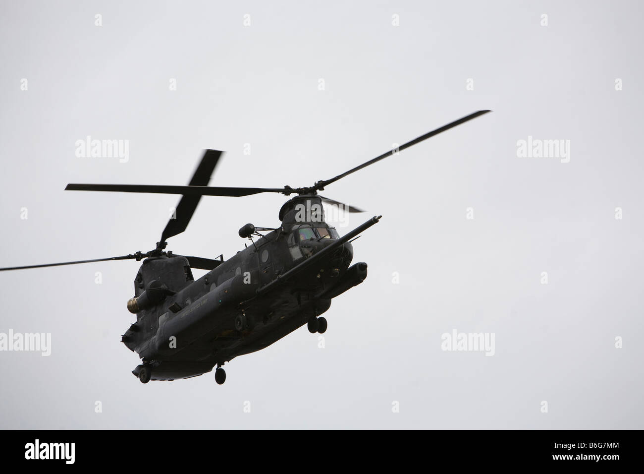 Hélicoptère CH-47 Chinook en vol Banque D'Images