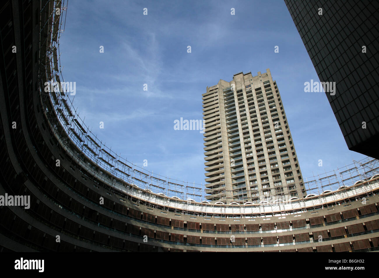 Vue grand angle du Croissant-Rouge Frobisher, Barbican Estate, City of London Banque D'Images