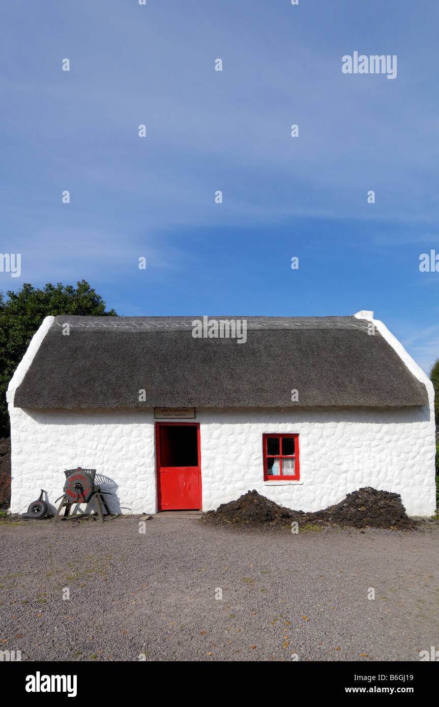 Cottage traditionnel irlandais Kerry Bog village museum Banque D'Images