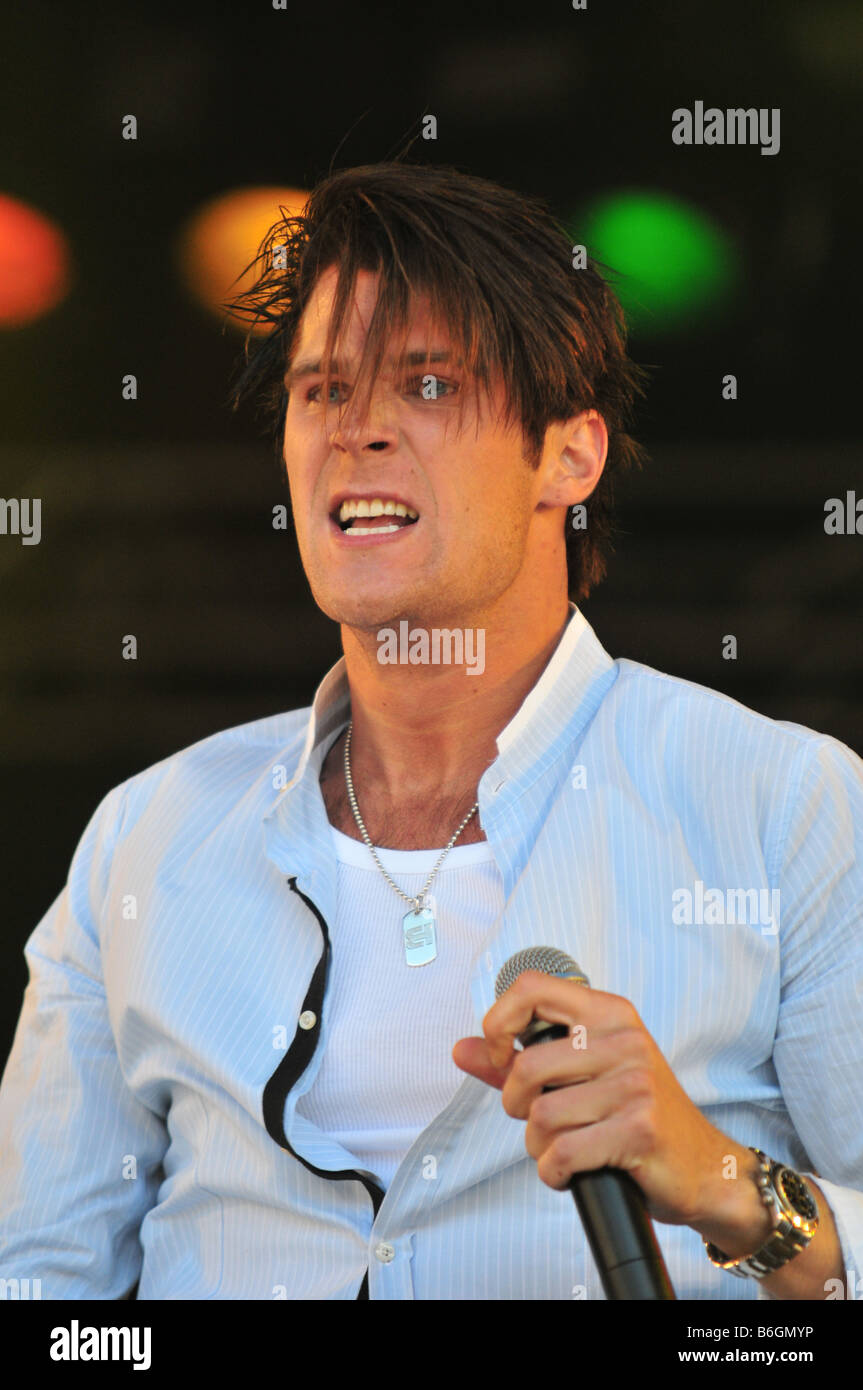 Jonas Erik Altberg (alias 'Basshunter') sur scène à Londres Gay Pride 2008 Banque D'Images Jonas Erik Altberg (alias 'Basshunter') sur scène à Londres Gay Pride 2008 Banque D'Images