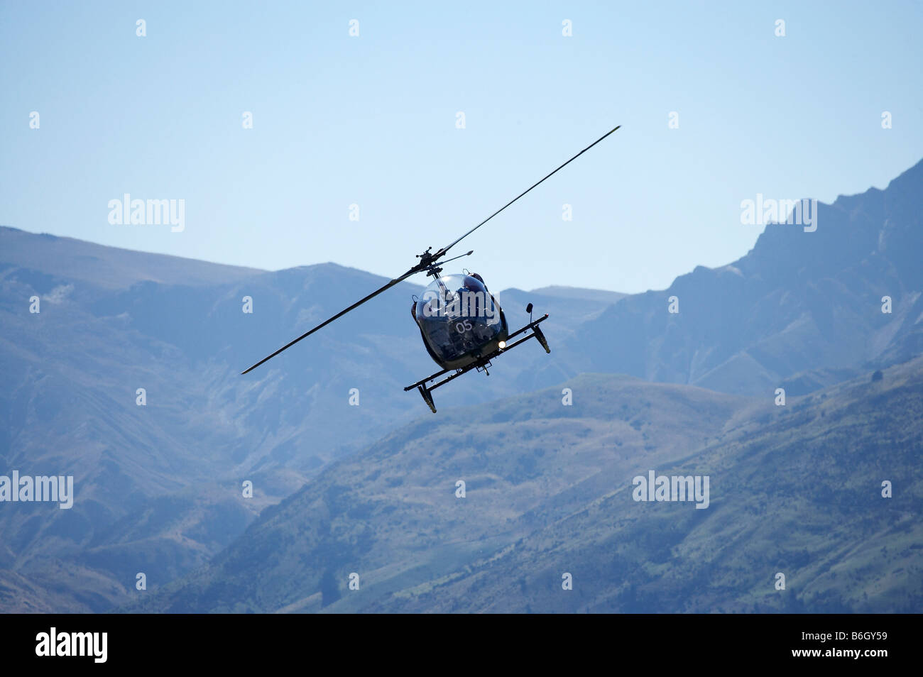 Hélicoptère Bell 47 Vintage Warbirds sur Wanaka Airshow Wanaka ile sud Nouvelle Zelande Banque D'Images