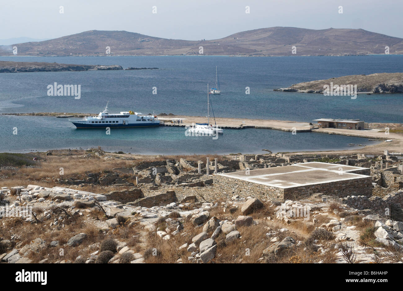 L'île de Délos est l'une des plus importantes figures mythiques, historiques et sites archéologiques en Grèce Banque D'Images