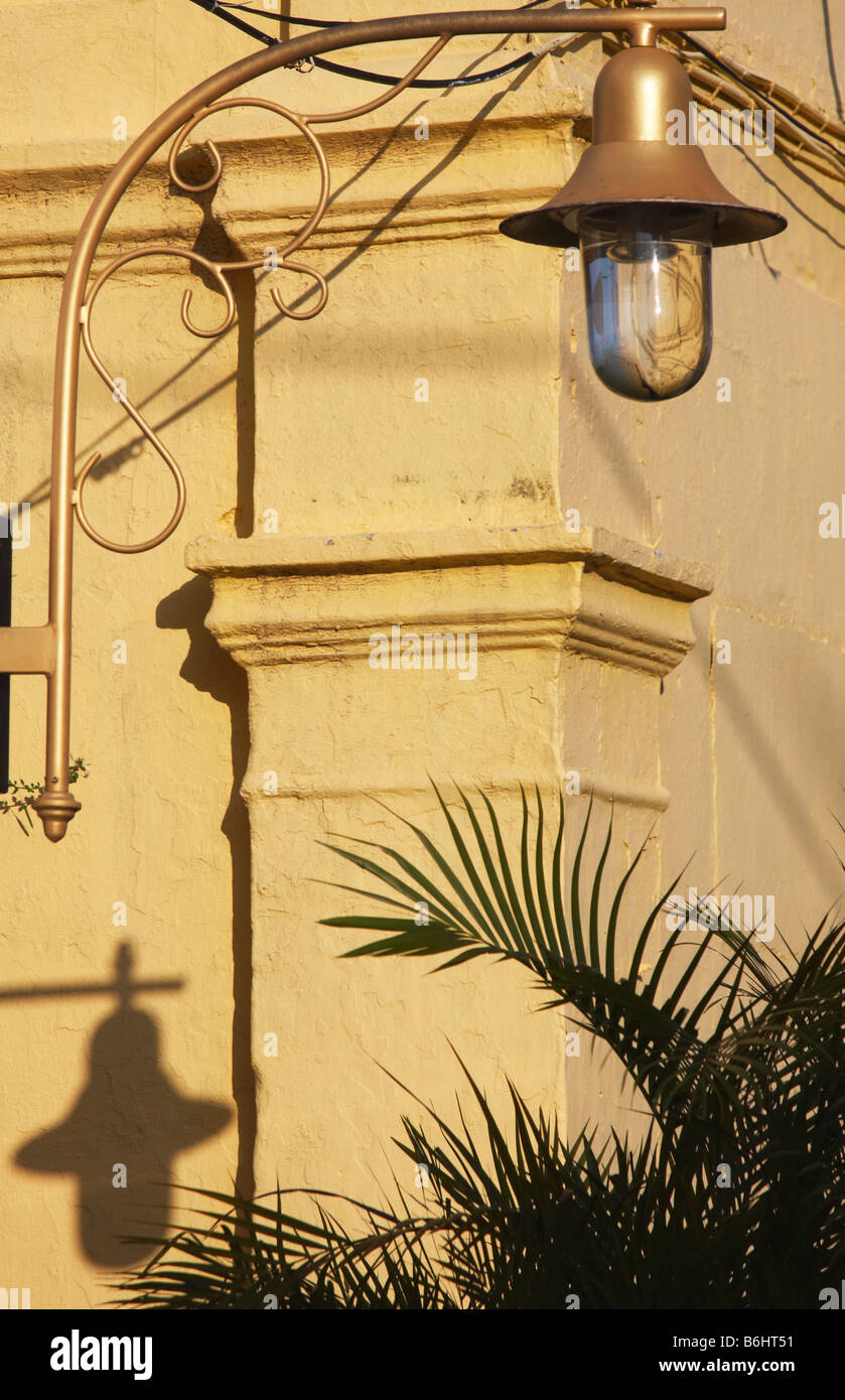 La lumière de la rue Casting Ombre sur mur, Melaka Banque D'Images