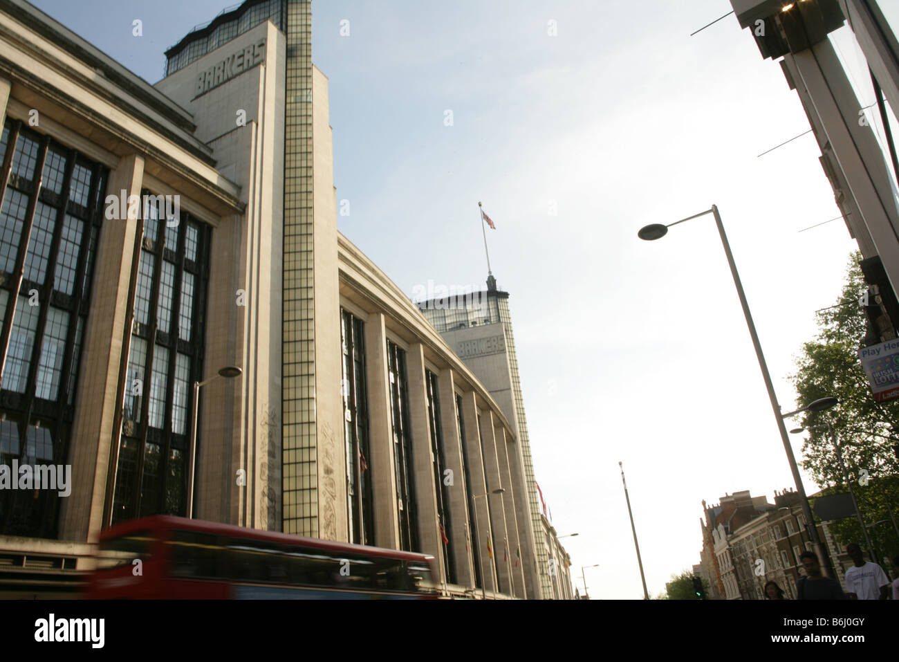 Le Barkers building sur High Street Kensington, Londres. Banque D'Images