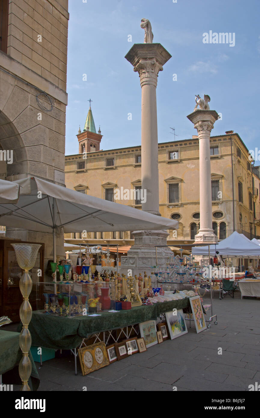 Vicenza Piazza dei Signori marché des antiquités Vénétie Italie Banque D'Images