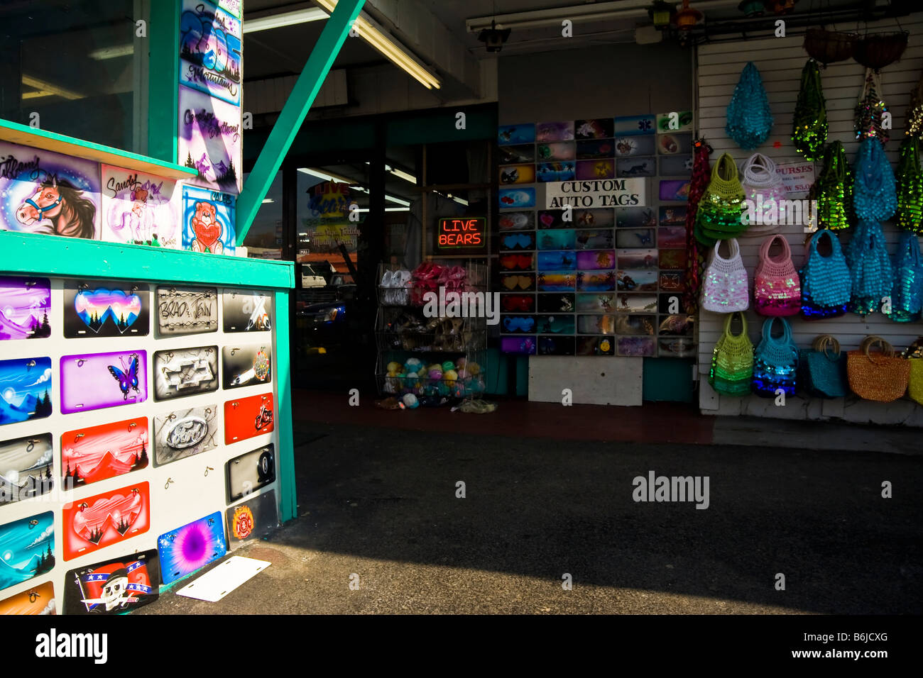 Avant de magasin offres collante piège à touristes à Pigeon Forge, Tennessee USA. Banque D'Images