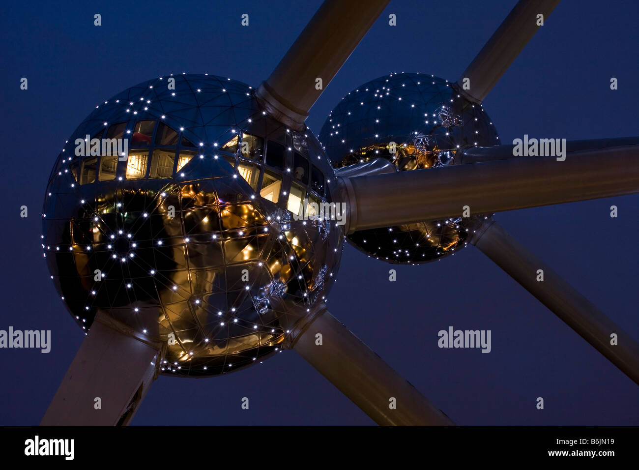 Atomium Bruxelles Belgique européenne nuit Belge Banque D'Images