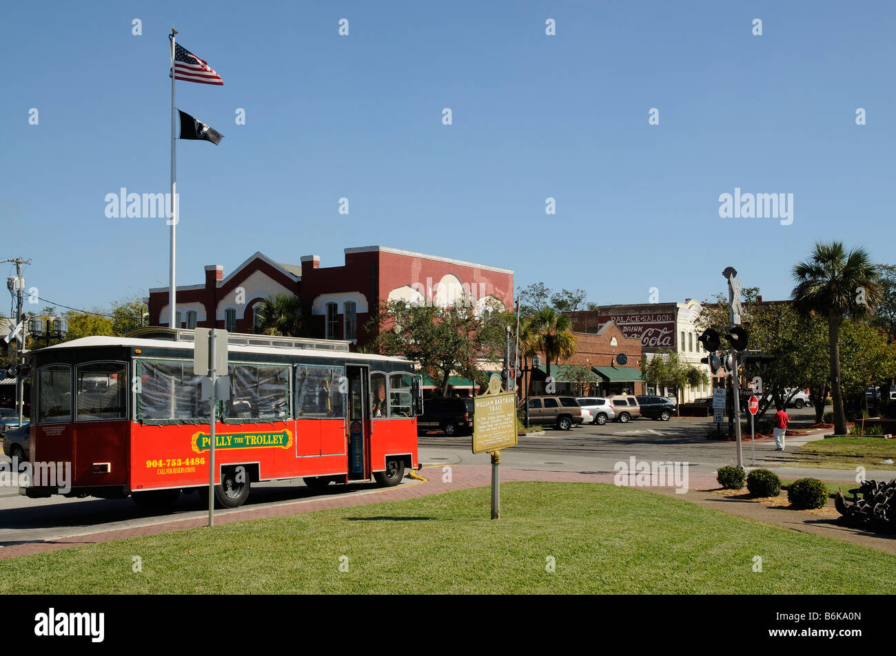 Les propriétés du centre-ville de Amelia Island Fernandina Beach Floride USA et trolley touristique Banque D'Images