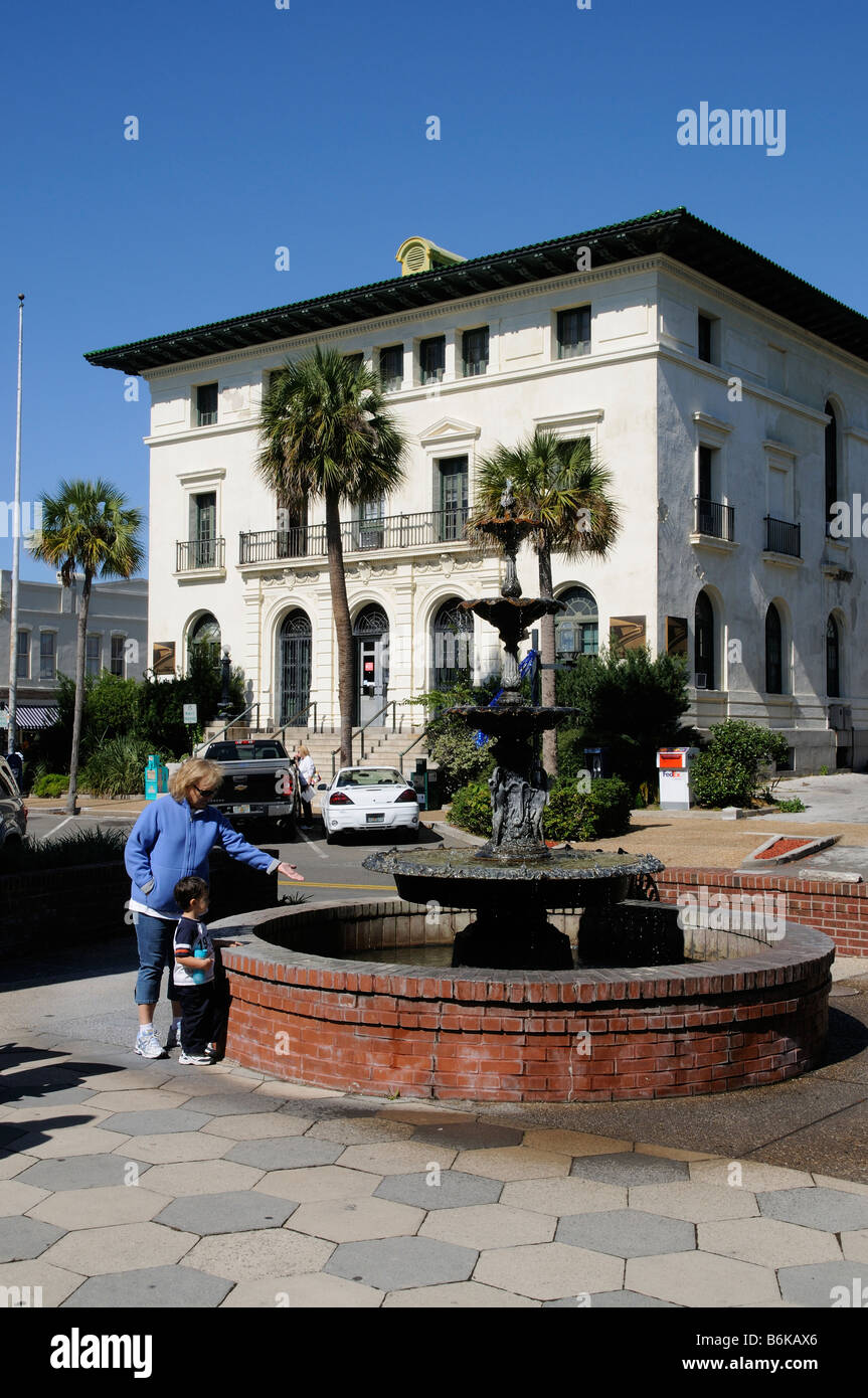 Centre-ville de la célèbre vieille propriété immeuble du bureau de poste à Fernandina Beach Florida USA Banque D'Images