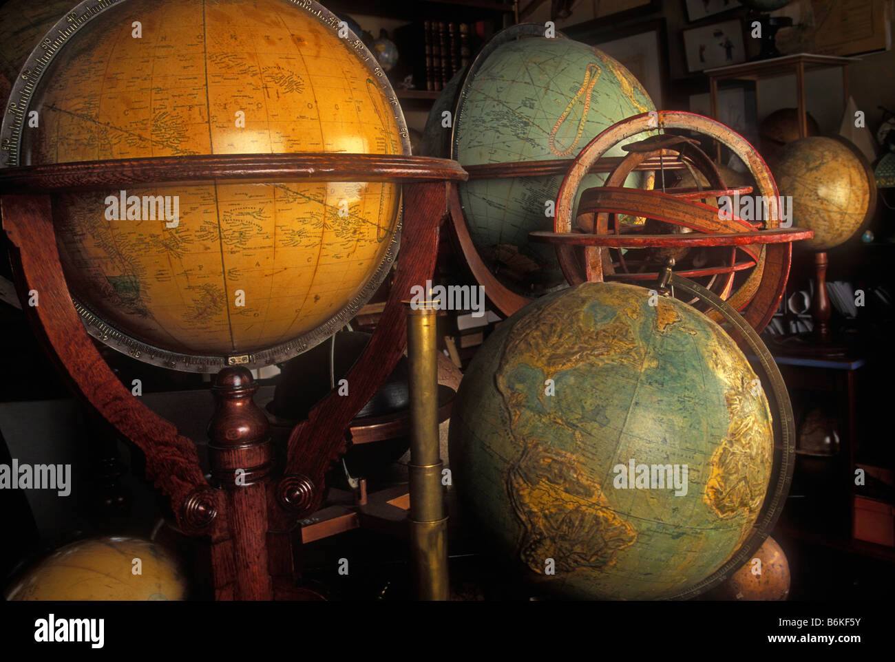 La cartographie de l'information cycle collection globes anciens vie stil Banque D'Images