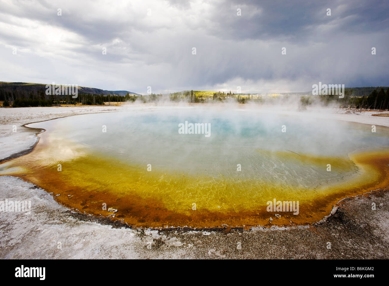 Coucher du soleil, le lac du bassin de sable noir, Parc National de Yellowstone, Wyoming, USA Banque D'Images
