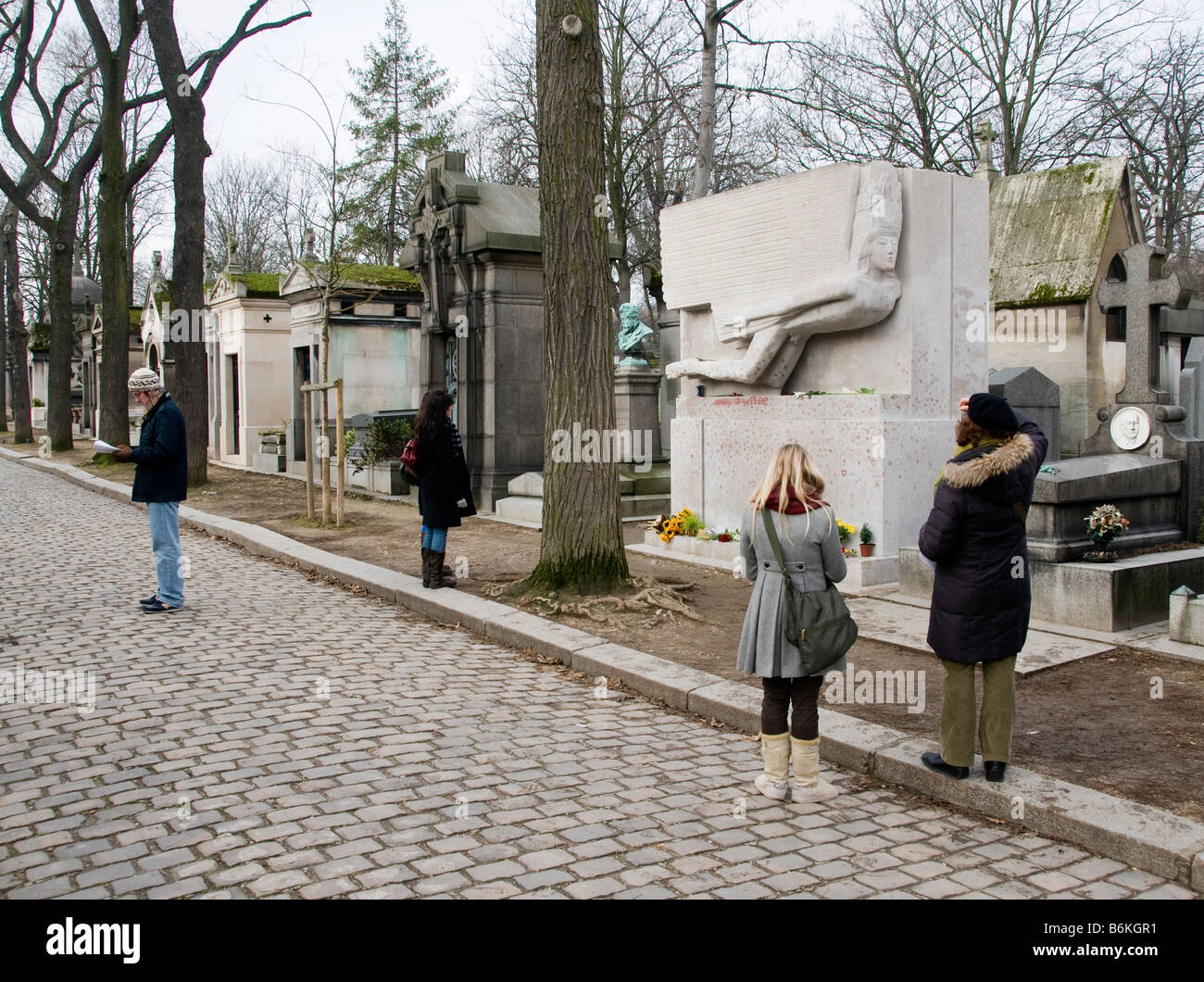 Tombe d'Oscar Wilde au cimetière du Père-Lachaise à Paris, France Banque D'Images