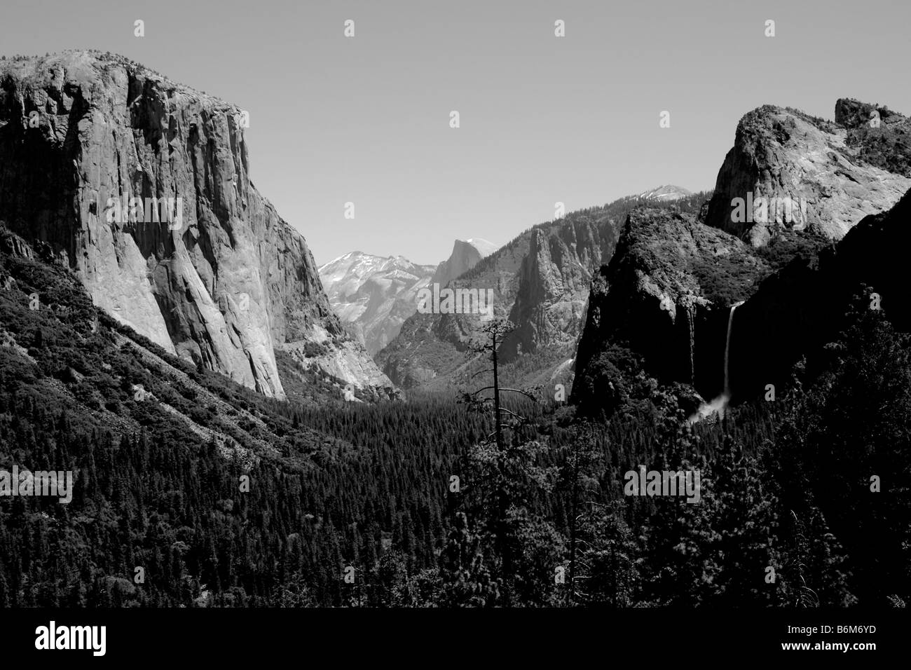 La vallée Yosemite, vue de Tunnel, Yosemite National Park, Yosemite, California, USA Banque D'Images
