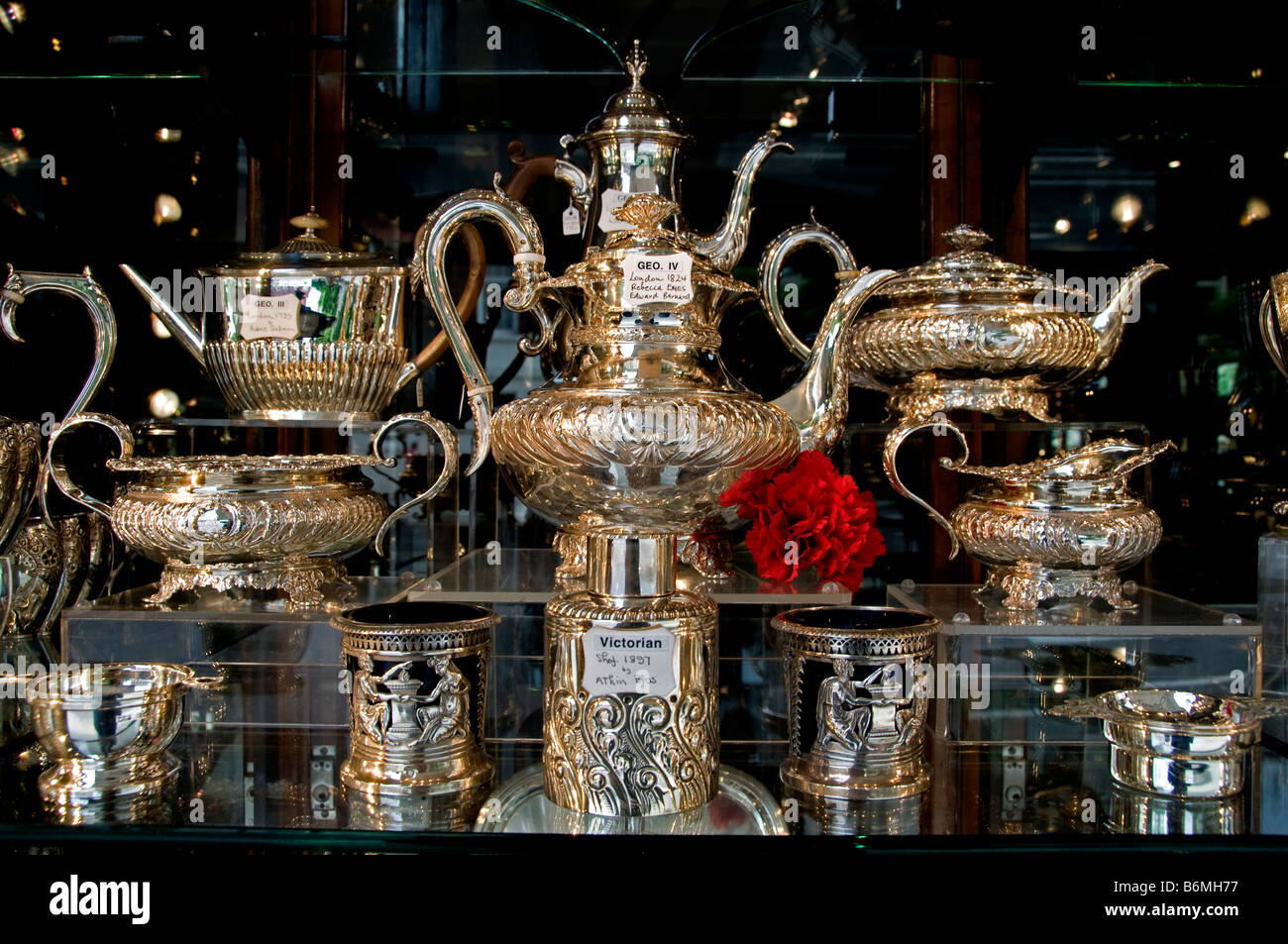 London Knightsbridge's Place Beauchamp L'un des plus uniques et les plus célèbres rues. café restaurant silver antic Banque D'Images