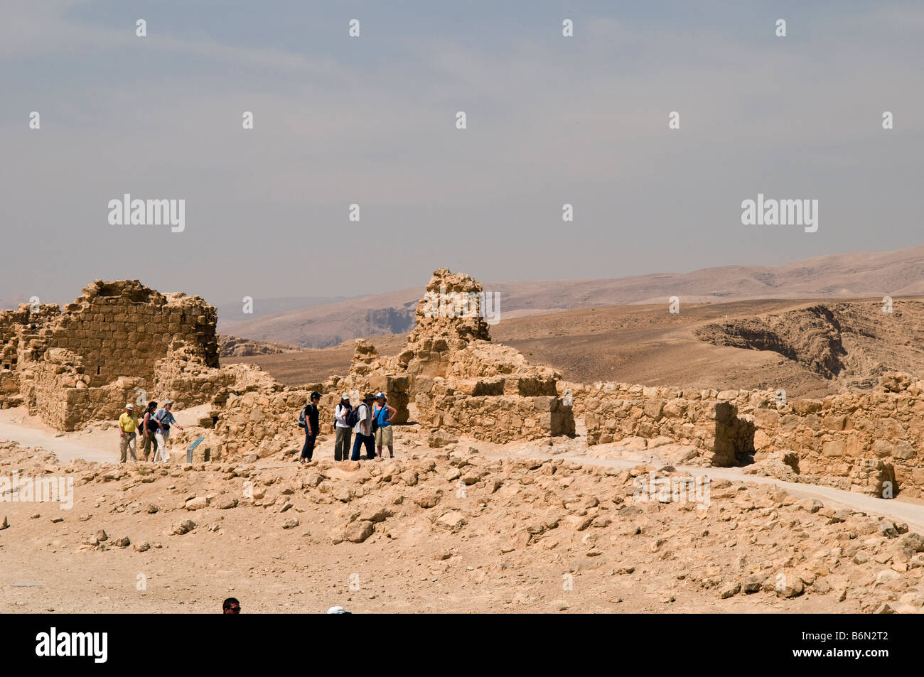 Les touristes près du mur de la forteresse de Massada, National Park,Israël,Asia Banque D'Images